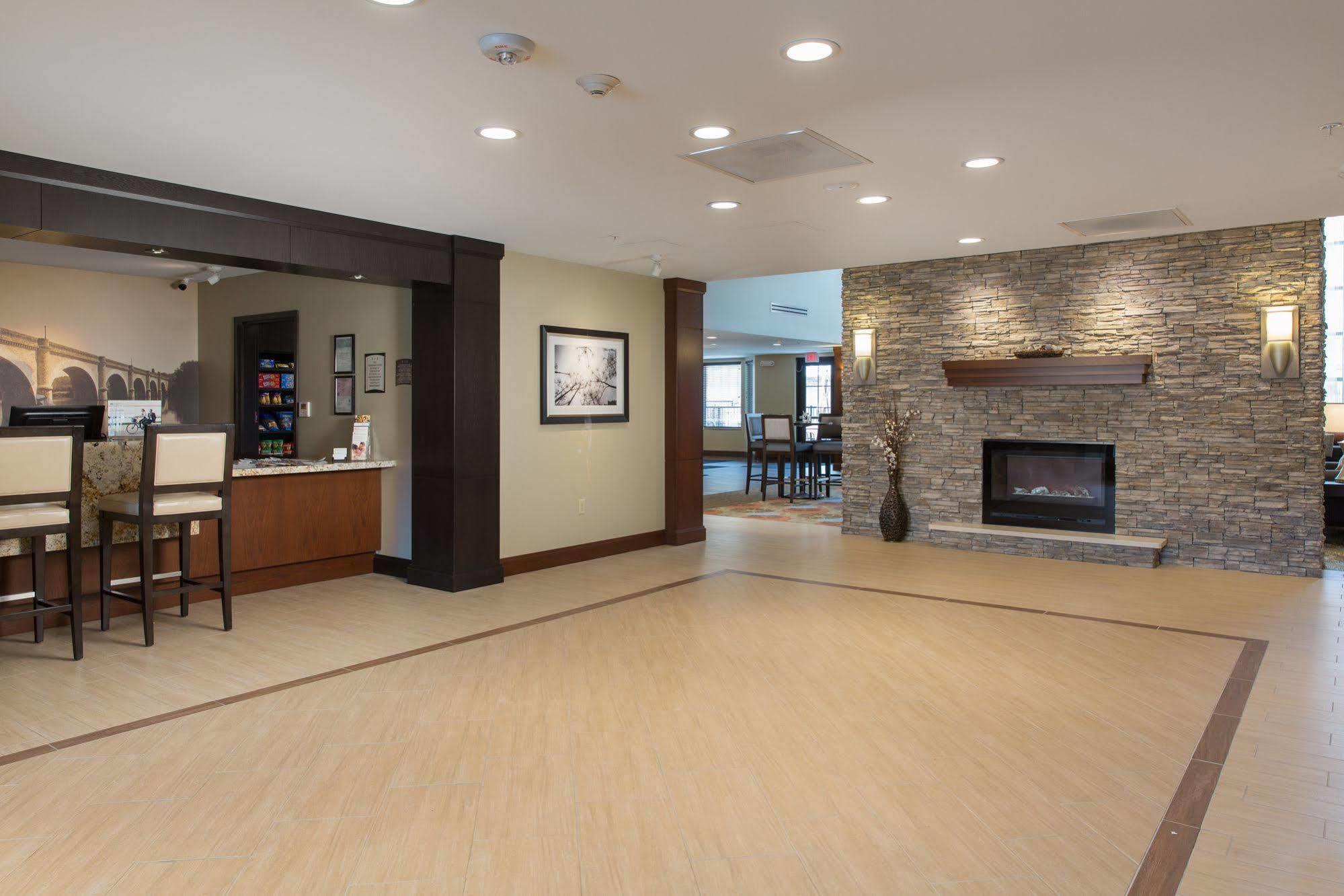 Staybridge Suites Corona South By Ihg Экстерьер фото